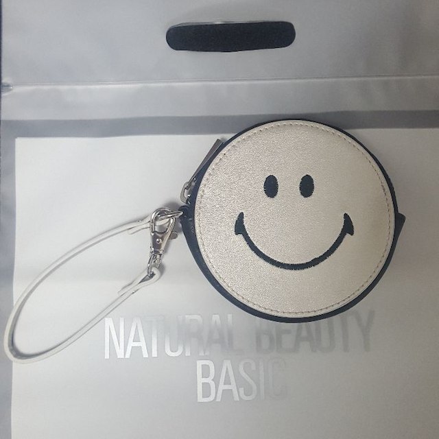 N.Natural beauty basic(エヌナチュラルビューティーベーシック)のNATURAL BEAUTY BASIC スマイルパスケース レディースのファッション小物(コインケース)の商品写真