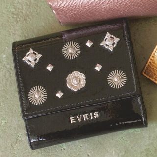 エヴリス(EVRIS)のEVRIS 財布 ウォレット(財布)