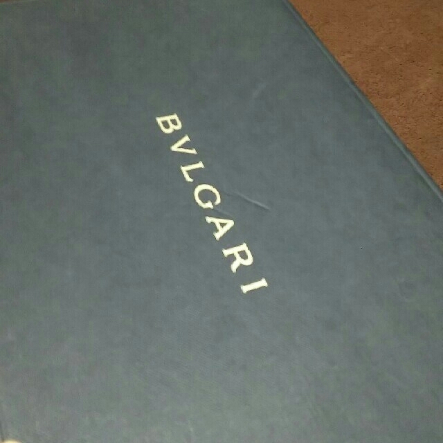 BVLGARI(ブルガリ)の★美品★BVLGARI スカーフ ロゴグラム 赤 レディースのファッション小物(バンダナ/スカーフ)の商品写真