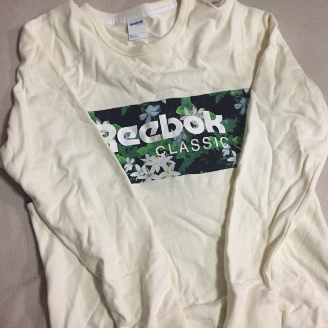Reebok(リーボック)のReebok トレーナー レディースのトップス(トレーナー/スウェット)の商品写真