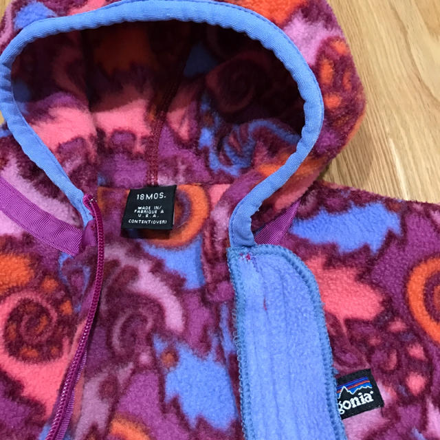 patagonia(パタゴニア)のpatagonia  パタゴニア ベビー キッズ フリース パーカー キッズ/ベビー/マタニティのベビー服(~85cm)(ジャケット/コート)の商品写真