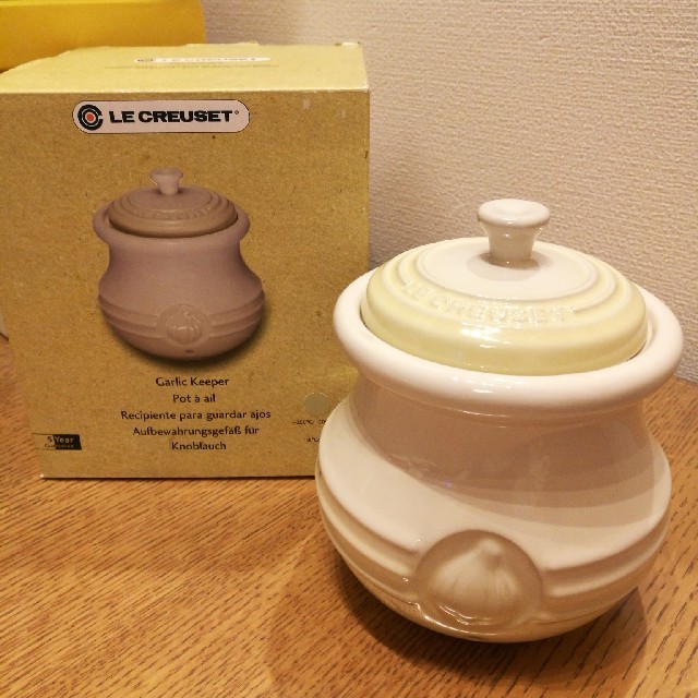 LE CREUSET(ルクルーゼ)の【新品】ル・クルーゼ　ガーリックキーパー インテリア/住まい/日用品のキッチン/食器(収納/キッチン雑貨)の商品写真