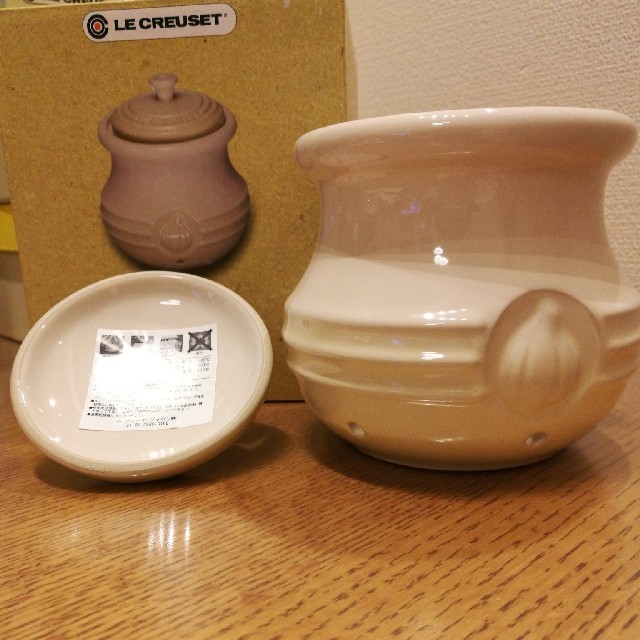 LE CREUSET(ルクルーゼ)の【新品】ル・クルーゼ　ガーリックキーパー インテリア/住まい/日用品のキッチン/食器(収納/キッチン雑貨)の商品写真