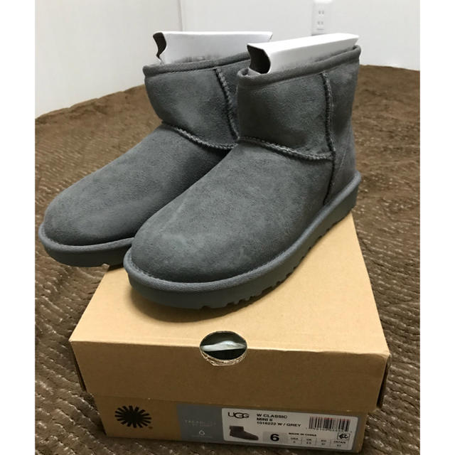 新品UGG★クラッシックミニⅡ ムートンブーツ