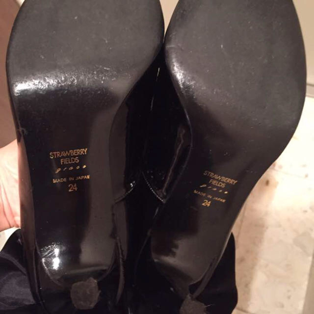 STRAWBERRY-FIELDS(ストロベリーフィールズ)のストロベリーフィールズ リボン エナメル パンプス 24cm レディースの靴/シューズ(ハイヒール/パンプス)の商品写真