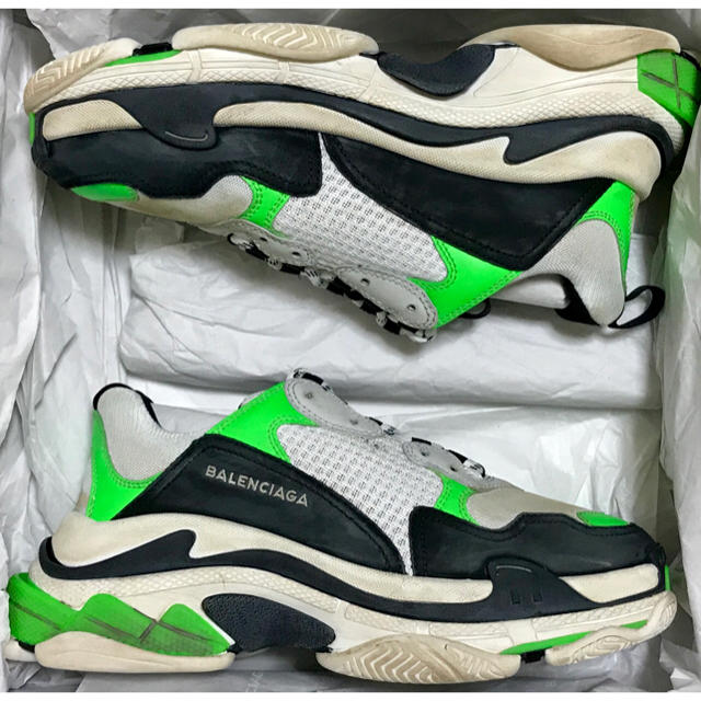 Balenciaga(バレンシアガ)のMR PORTER BALENCIAGA TRIPLE S EU42 27.5 メンズの靴/シューズ(スニーカー)の商品写真