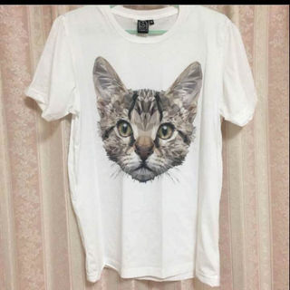 ★新品★可愛いネコのプリントTシャツ 送料無料(その他)