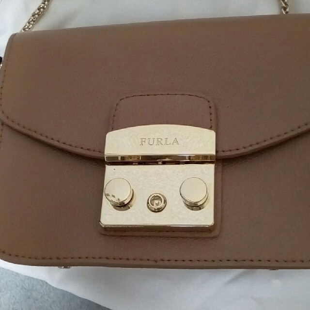 【美品】FURLA　メトロポリス　チェーンバッグ　ベージュ