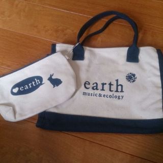 アースミュージックアンドエコロジー(earth music & ecology)のearth  キャンパス地  ミニバッグ♪(ボディバッグ/ウエストポーチ)