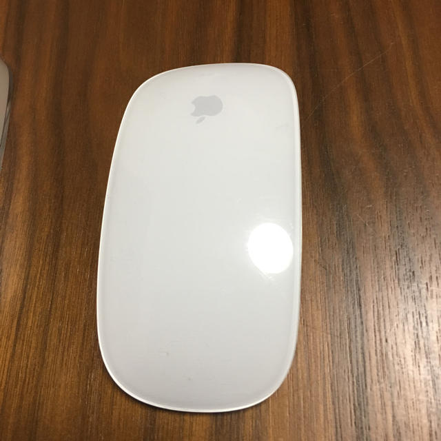 Apple(アップル)のApple magic mouse スマホ/家電/カメラのPC/タブレット(PC周辺機器)の商品写真