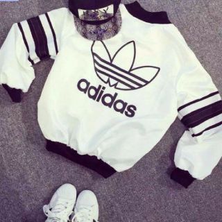 アディダス(adidas)の★adidasブルゾン★ホワイト　M　値下げ❣(ブルゾン)