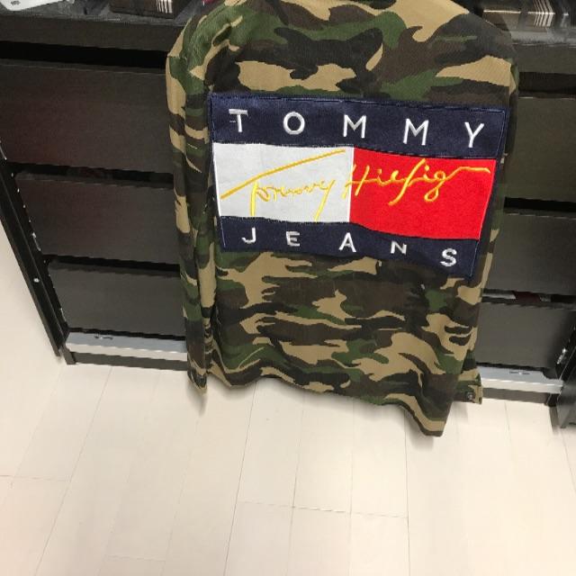 TOMMY(トミー)のトミー迷彩ジャケット レディースのジャケット/アウター(ミリタリージャケット)の商品写真