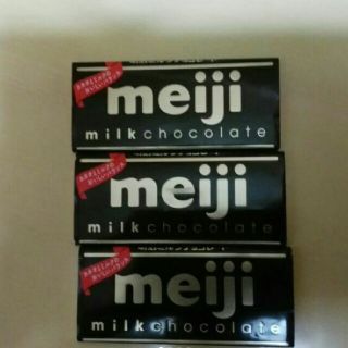 メイジ(明治)のmeijiのチョコレート  10枚 おまけ付き(菓子/デザート)