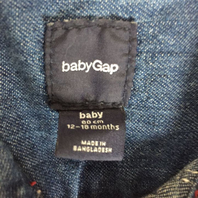 GAP(ギャップ)のGAP デニムシャツ キッズ/ベビー/マタニティのベビー服(~85cm)(その他)の商品写真