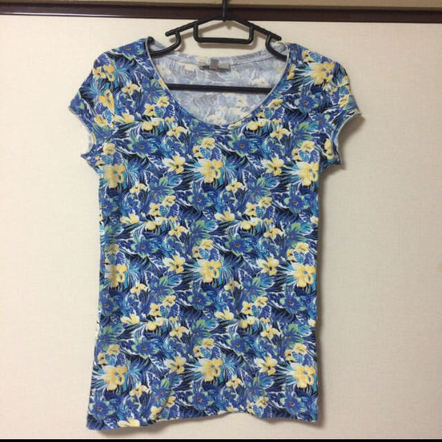 ZARA(ザラ)のZARA 花柄Ｔシャツ レディースのトップス(その他)の商品写真