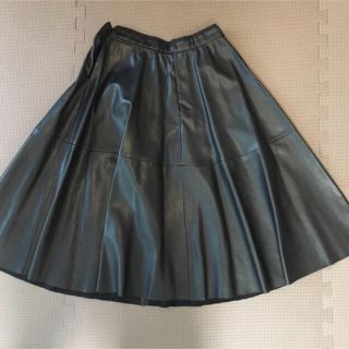 ザラ(ZARA)のZARA フェイクレザースカート(ひざ丈スカート)