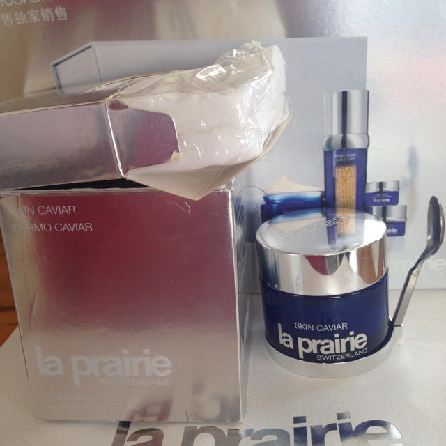 驚きの値段 La Prairie - 専用 美容液