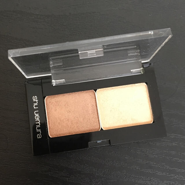 shu uemura(シュウウエムラ)のシュウウエムラ アイシャドウ２色セット（ケース付き） コスメ/美容のベースメイク/化粧品(アイシャドウ)の商品写真