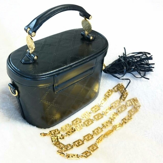 Gianni Versace(ジャンニヴェルサーチ)のヴェルサーチ バニティ ショルダーバッグ 美品 レディースのバッグ(ショルダーバッグ)の商品写真
