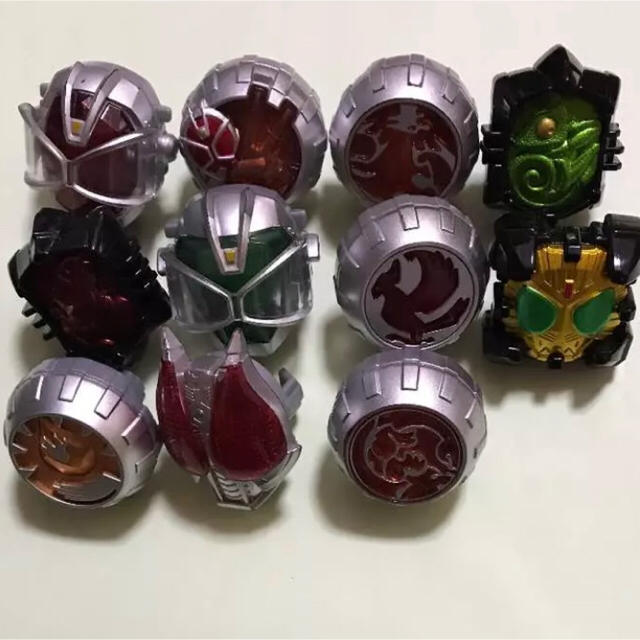 BANDAI(バンダイ)の仮面ライダーウィザード 変身ベルト &  指輪 11 個 美品 エンタメ/ホビーのおもちゃ/ぬいぐるみ(キャラクターグッズ)の商品写真