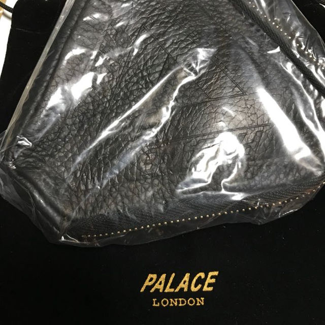 Supreme(シュプリーム)の2017SS PALACE LEATHER COIN WALLET BLACK メンズのファッション小物(コインケース/小銭入れ)の商品写真