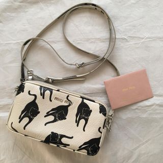 【本日のみ値下げ】miumiu ネコ ショルダーバッグ