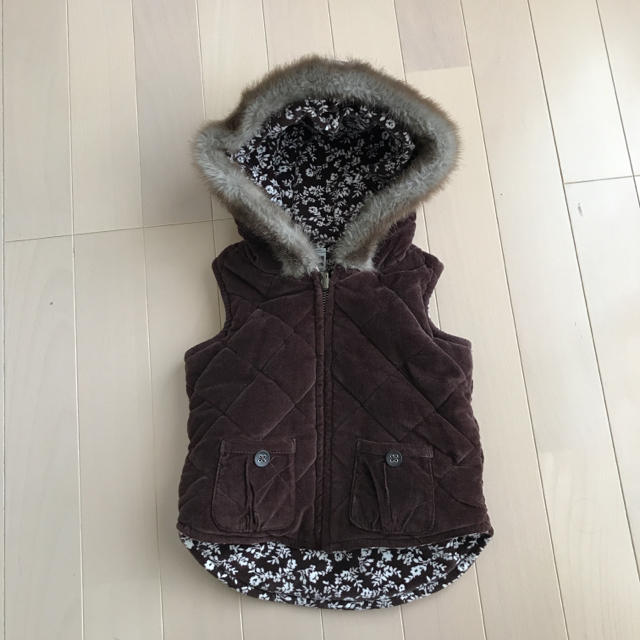 babyGAP(ベビーギャップ)のbaby GAP リバーシブルベスト キッズ/ベビー/マタニティのベビー服(~85cm)(その他)の商品写真