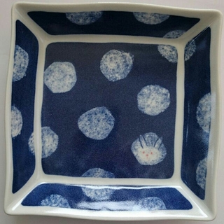 タチキチ(たち吉)のたち吉角皿  22×22  藍染白うさぎ(食器)