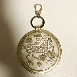 アナスイ(ANNA SUI)のアナスイ キーホルダー チャーム バッグチャーム ゴールド 馬 白  ビジュー(キーホルダー)