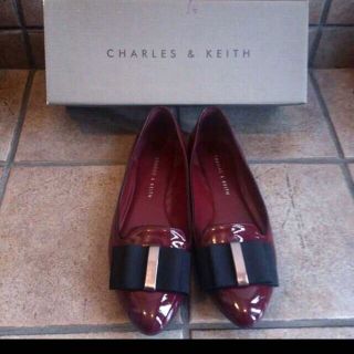 チャールズアンドキース(Charles and Keith)のCHARLES & KEITH フラットリボンシューズ(その他)