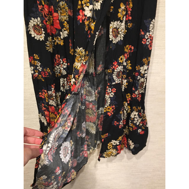 Zara Zara スリット入り ワンピース 花柄の通販 By Naaa S Shop ザラならラクマ