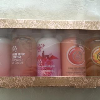 ザボディショップ(THE BODY SHOP)のボディローション、ボディシャンプーセット(ボディローション/ミルク)