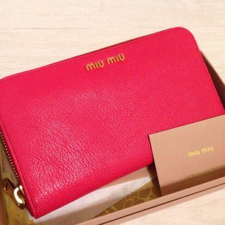 ミュウミュウ(miumiu)のmiumiu 財布(財布)