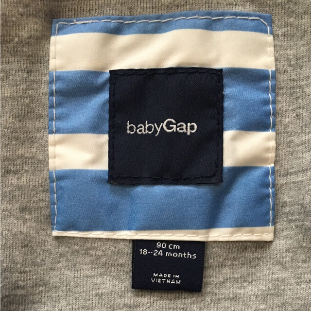 babyGAP(ベビーギャップ)のGAP フード付きジャンパー 90サイズ キッズ/ベビー/マタニティのキッズ服女の子用(90cm~)(ジャケット/上着)の商品写真