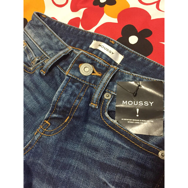 moussy(マウジー)のマウジー  クラッシュデニム７分丈  23インチ レディースのパンツ(デニム/ジーンズ)の商品写真