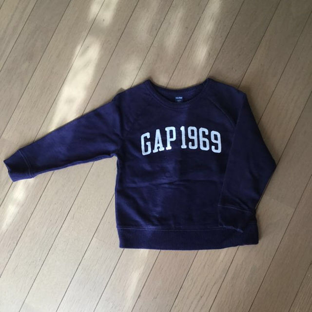 GAP(ギャップ)のGAP 薄手のトレーナー ９５ キッズ/ベビー/マタニティのキッズ服男の子用(90cm~)(Tシャツ/カットソー)の商品写真