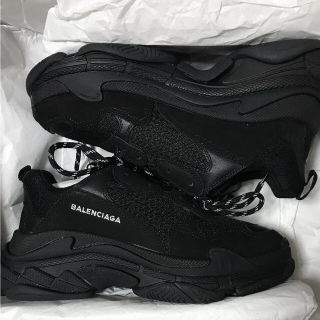 バレンシアガ(Balenciaga)のBALENCIAGA triple s バレンシアガ トリプルs(スニーカー)