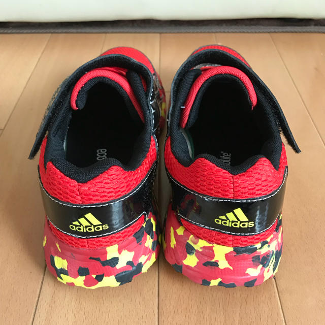 adidas(アディダス)のアディダス スニーカー 23cm キッズ/ベビー/マタニティのキッズ靴/シューズ(15cm~)(スニーカー)の商品写真