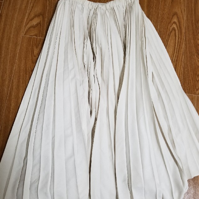 ESTNATION(エストネーション)のｴｽﾄﾈｰｼｮﾝ　ﾌｪｲｸｽｴｰﾄﾞﾌﾟﾘｰﾂｽｶｰﾄ　今季 レディースのスカート(ロングスカート)の商品写真