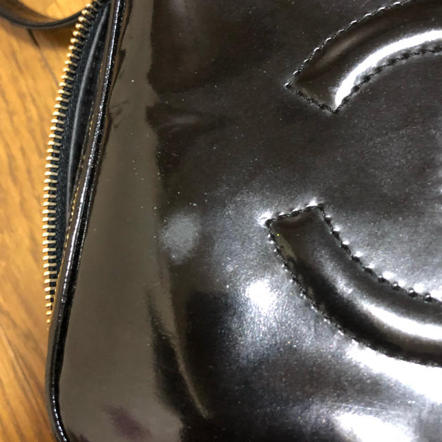 CHANEL(シャネル)のCHANEL シャネル エナメルバッグ vintage ショルダーバッグ レディースのバッグ(ショルダーバッグ)の商品写真