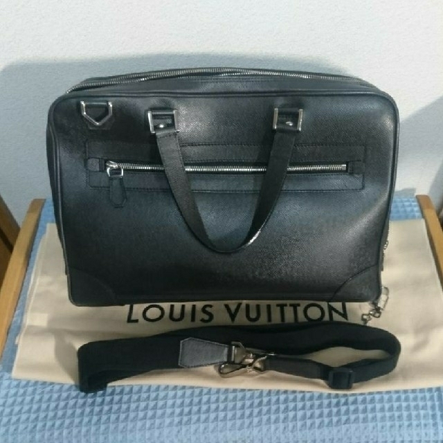 最高品質の LOUIS VUITTON - ルイ・ヴィトンのタイガのブリーフバッグ