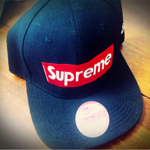 Supremeキャップ