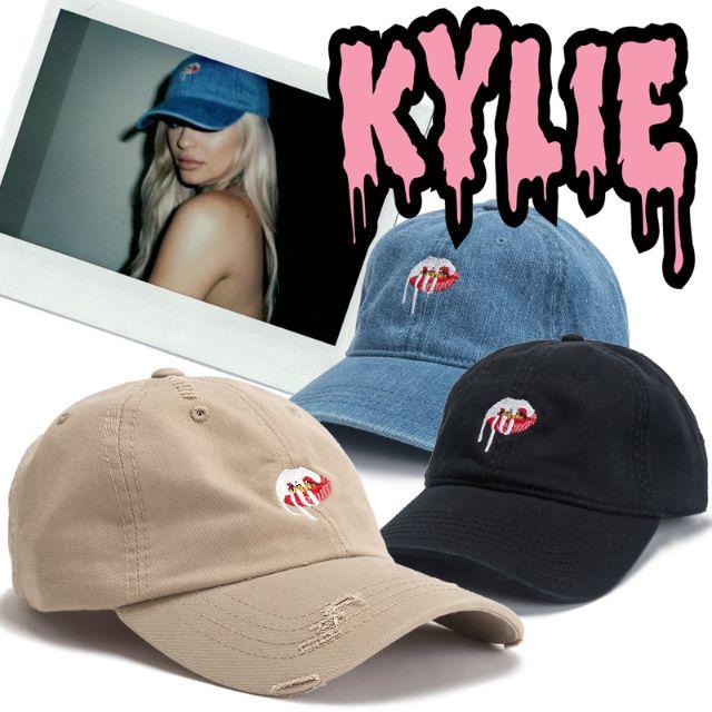Kylie Cosmetics(カイリーコスメティックス)の【日本未入荷/残り１点】THEKYLIESHOP　ダメージキャップ レディースの帽子(キャップ)の商品写真