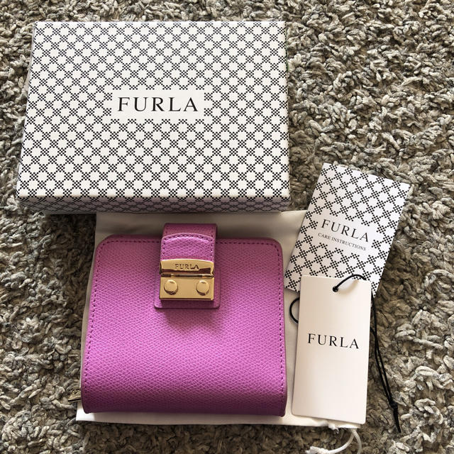 Furla(フルラ)のFURULA フルラ メトロポリス 二つ折り財布  ピンク レディースのファッション小物(財布)の商品写真