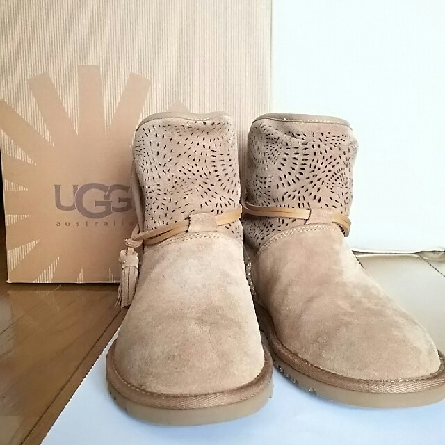 【アグー UGG】カットワーク×フリンジ ブーツ 1