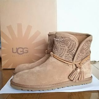 アグ(UGG)の【アグー UGG】カットワーク×フリンジ ブーツ(ブーツ)