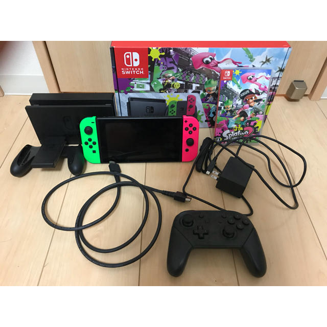 Nintendo Switch(ニンテンドースイッチ)のNintendo Switch(箱・スプラトゥーン2・プロコントローラー付き) エンタメ/ホビーのゲームソフト/ゲーム機本体(家庭用ゲーム機本体)の商品写真