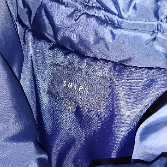 SHIPS(シップス)のSHIPS Mサイズ首もと暖かダウンコート紺色 レディースのジャケット/アウター(ダウンコート)の商品写真