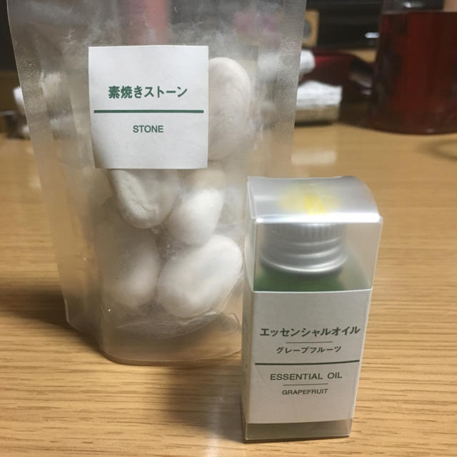 MUJI (無印良品)(ムジルシリョウヒン)の素焼きストーンとエッセンシャルオイル コスメ/美容のリラクゼーション(エッセンシャルオイル（精油）)の商品写真