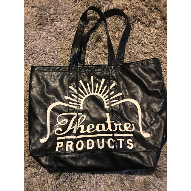 THEATRE PRODUCTS(シアタープロダクツ)のシアタープロダクツフェイクレザーロゴバッグ レディースのバッグ(トートバッグ)の商品写真